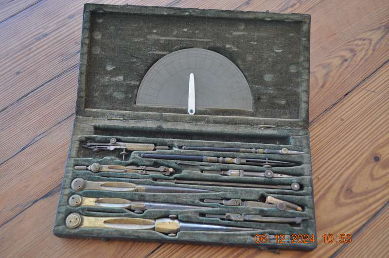 Vintage Homel Esser Aarau Drafting Set