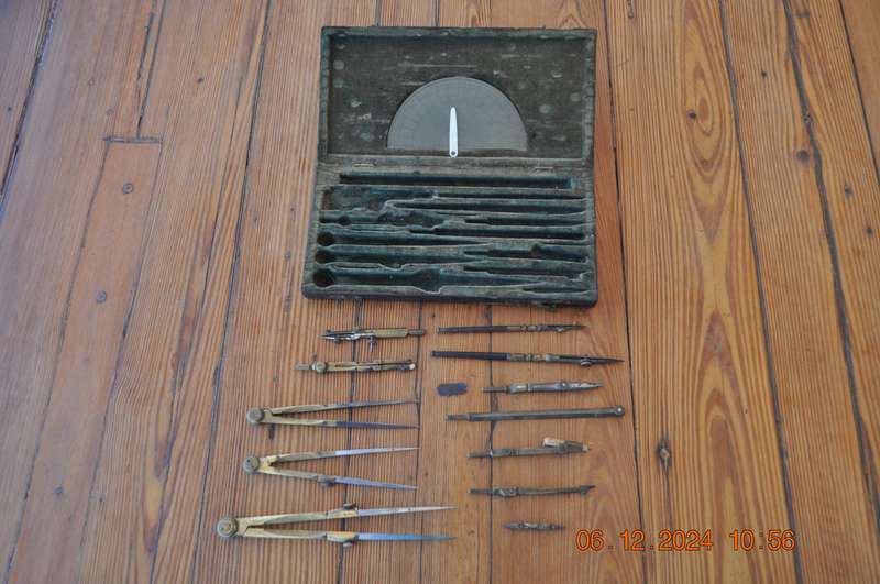 Vintage Homel Esser Aarau Drafting Set