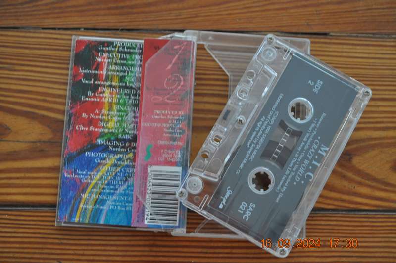 MIC - Crazy World (Cassette)
