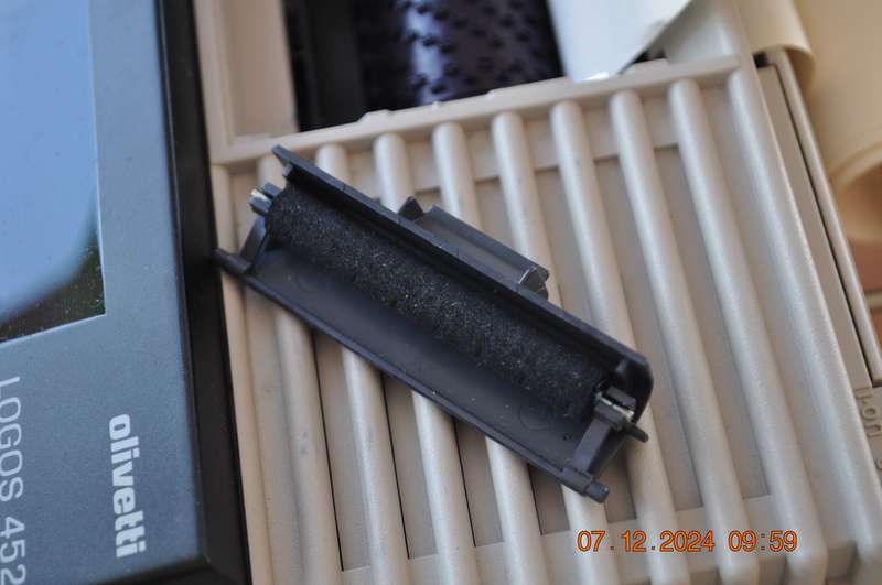 Vintage Olivetti Logos 452 Calculator