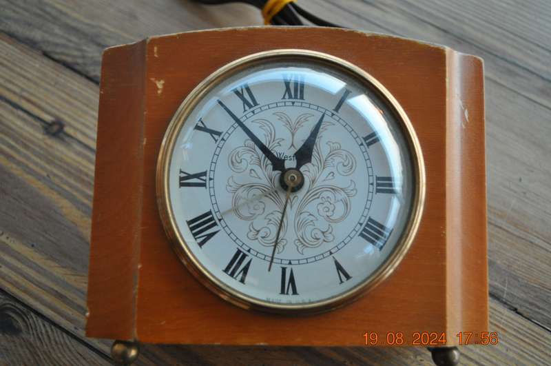 Vintage 1950s Westclox Sheraton Electric Clock