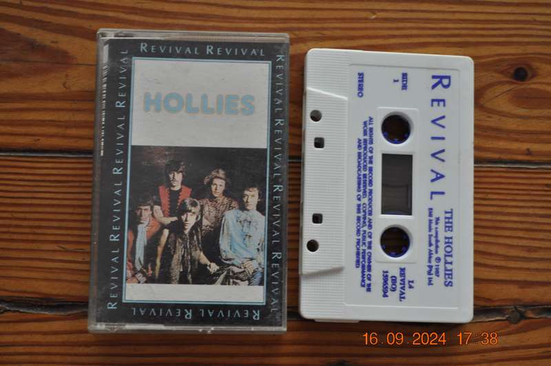 Hollies - Revival (Cassette)