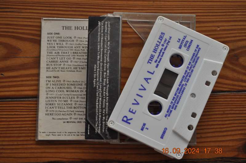Hollies - Revival (Cassette)