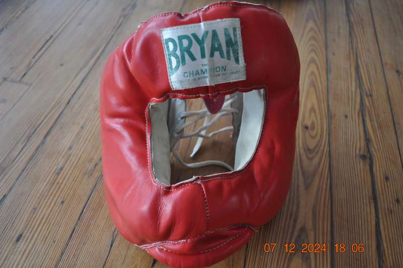 Vintage Bryan Boxing Head Guard