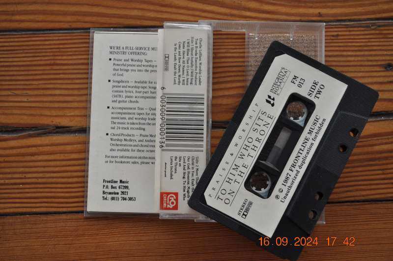 Praise & Worship - To Him Who Sits On The Throne (Cassette)