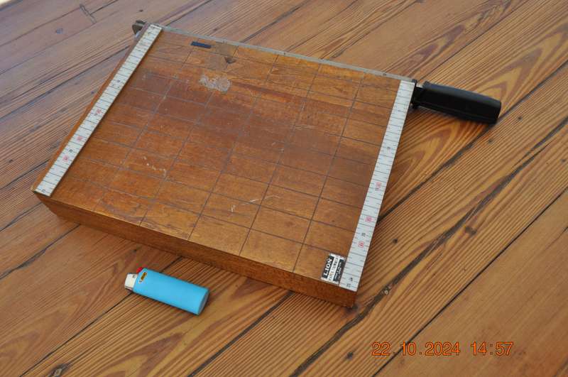 Vintage Lion Paper Trimmer Cutter