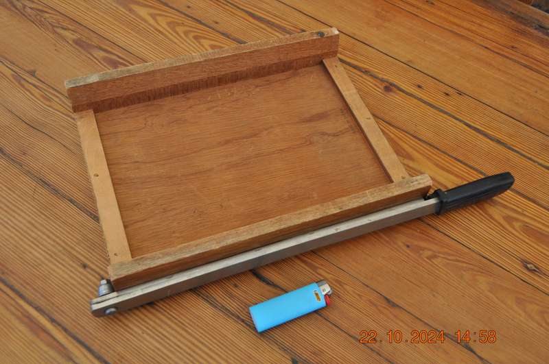 Vintage Lion Paper Trimmer Cutter