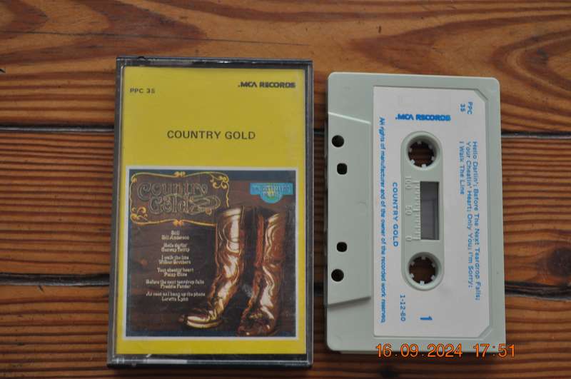 Country Gold (Cassette)