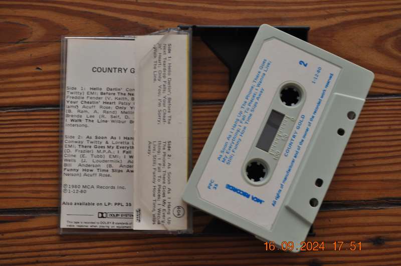 Country Gold (Cassette)