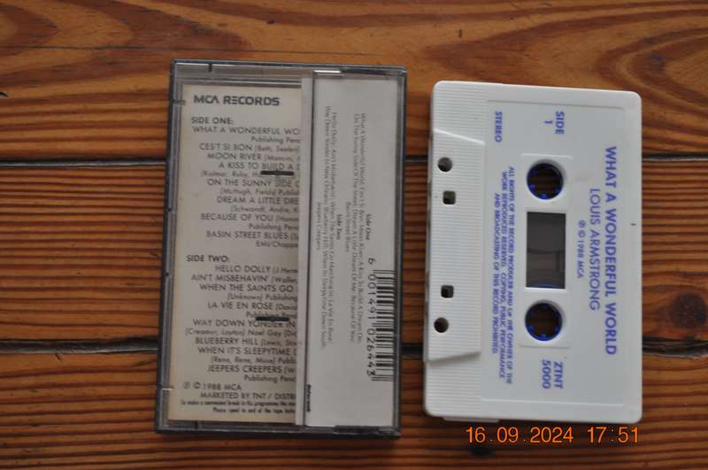 Louis Armstrong - What A Wonderful World (Cassette)