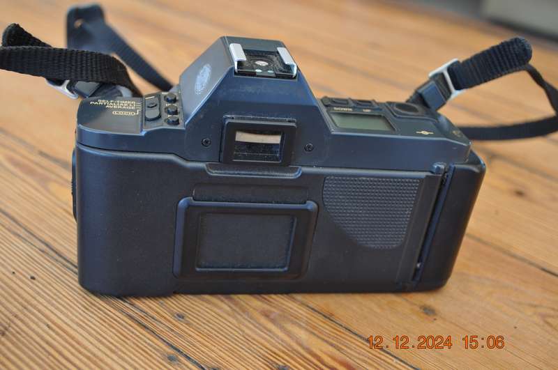 Vintage Canon T70 SLR 35mm Film Camera (body only)