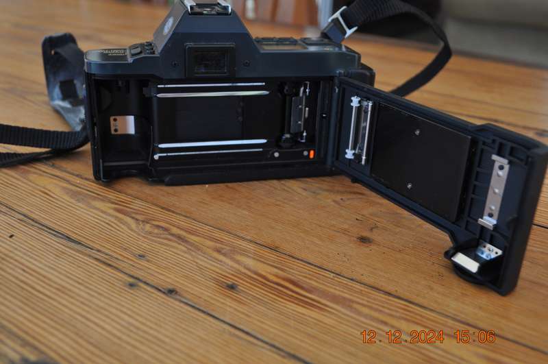 Vintage Canon T70 SLR 35mm Film Camera (body only)