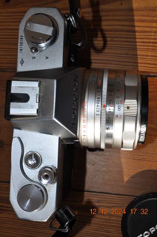 Vintage Topcon Unirex 35mm Film Camera With Lens