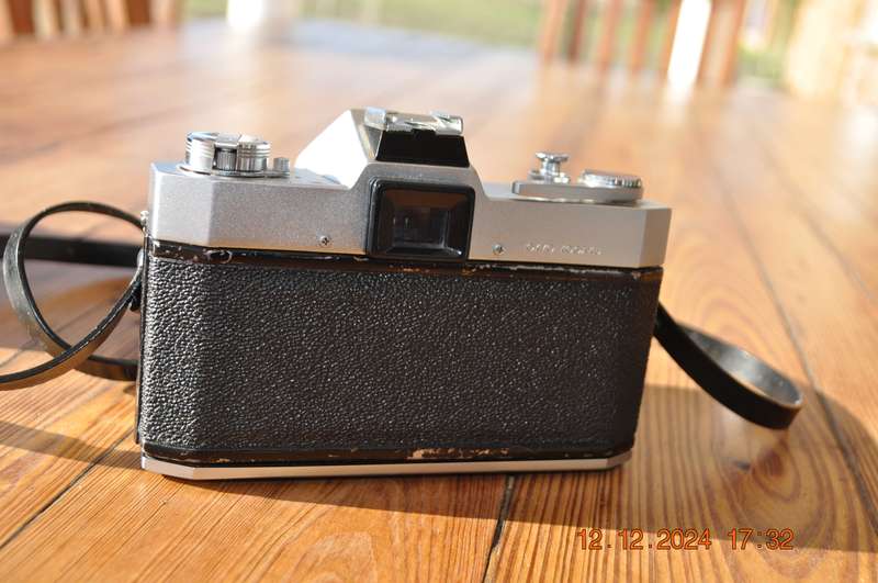 Vintage Topcon Unirex 35mm Film Camera With Lens
