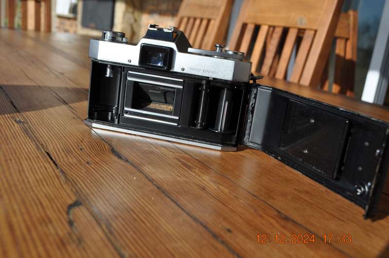 Vintage Topcon Unirex 35mm Film Camera With Lens