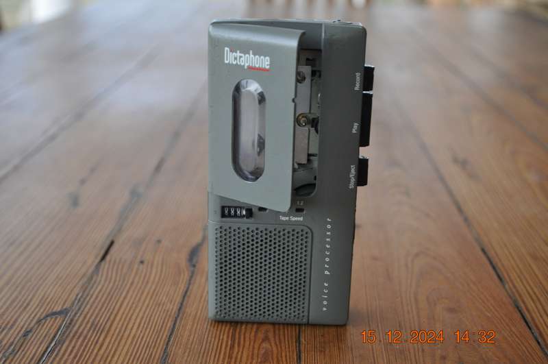 Dictaphone Micro Cassette Recorder (not working)