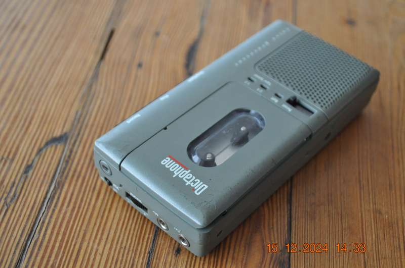 Dictaphone Micro Cassette Recorder (not working)