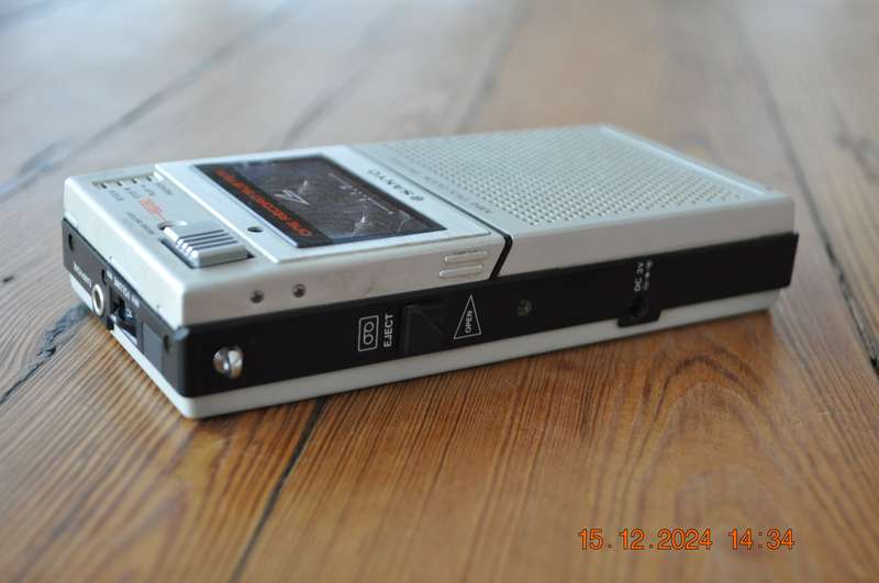 Sanyo Micro Cassette Recorder (not working)