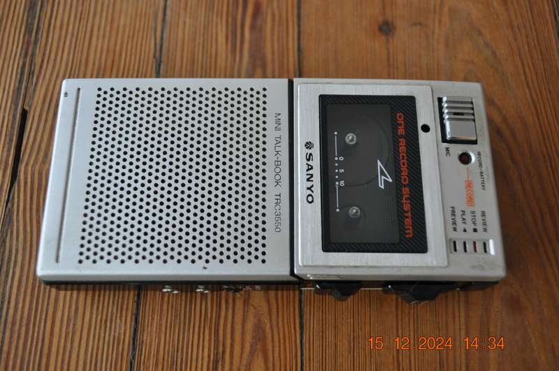 Sanyo Micro Cassette Recorder (not working)
