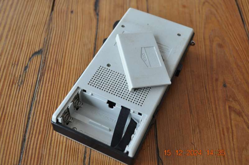 Sanyo Micro Cassette Recorder (not working)
