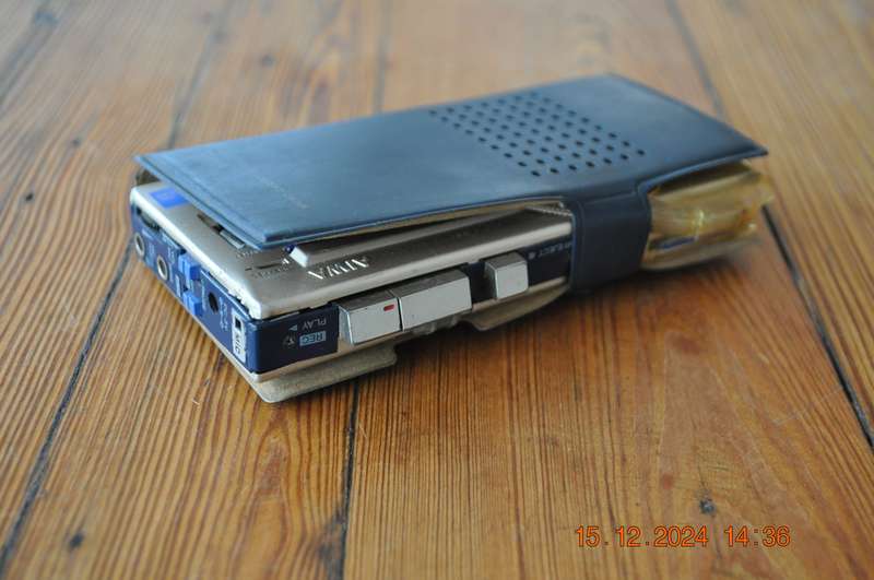 Aiwa Micro Cassette Recorder (not working)