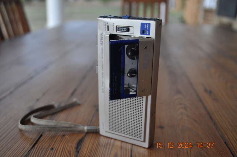 Aiwa Micro Cassette Recorder (not working)