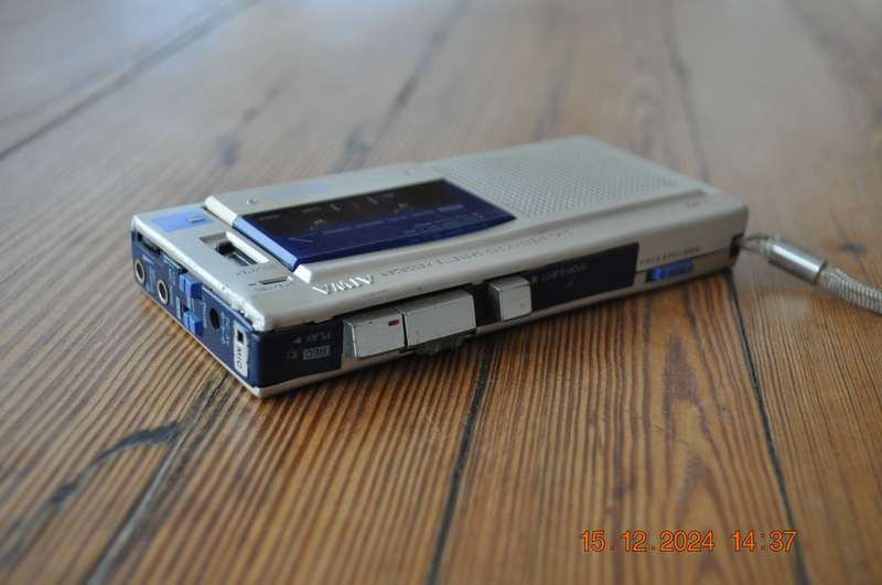 Aiwa Micro Cassette Recorder (not working)