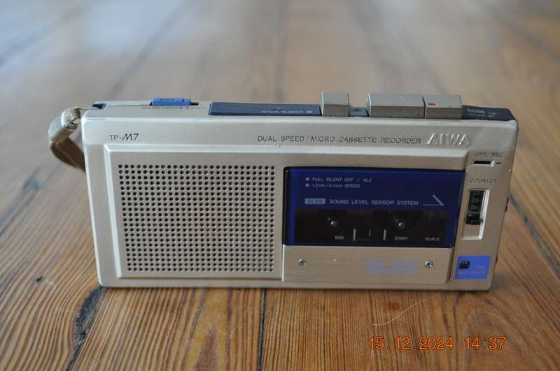 Aiwa Micro Cassette Recorder (not working)