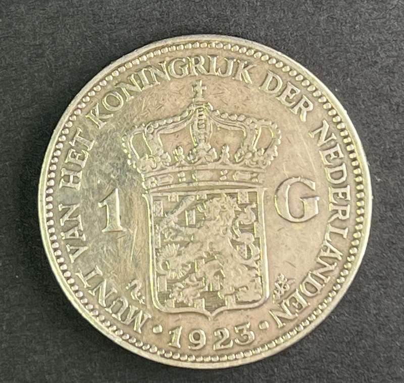 1923 Nederlanen One Guilder .720 silver 10gm