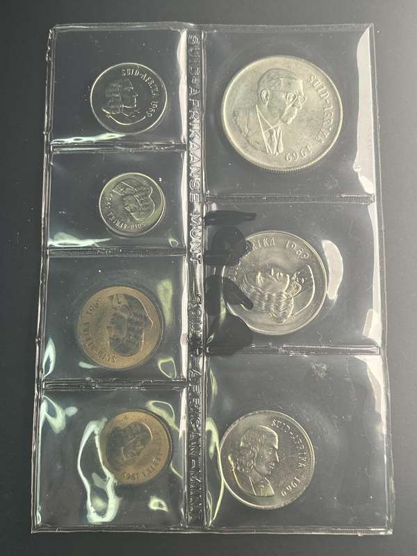 SA Mint pack 1969 with silver One Rand