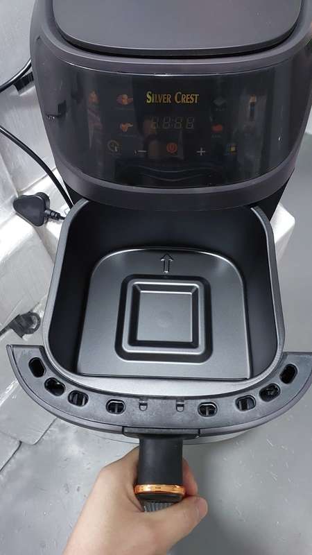 Refurbished Silver Crest XXL Air Fryer with Clear View Food Basket - Black