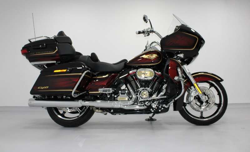 HARLEY DAVIDSON CVO ROAD GLIDE 117