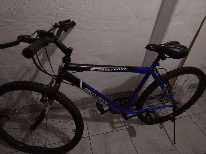 Mountain Bicycle (Delta Cross Daisy Pro Series Fast Speed woman's bicycle for sale)