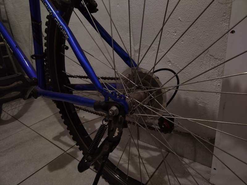 Mountain Bicycle (Delta Cross Daisy Pro Series Fast Speed woman's bicycle for sale)