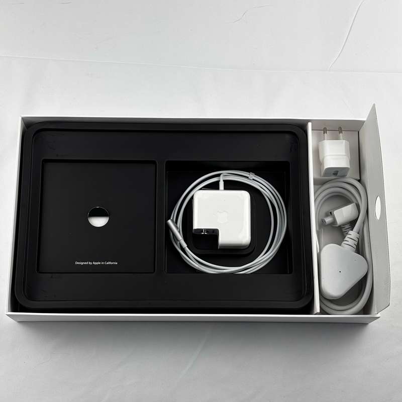 Apple Macbook Air (11-inch, Mid 2011) Core i5 2GB Onboard RAM 64GB Flash Storage A1370