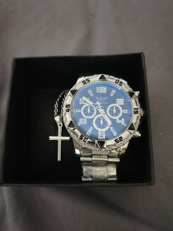 Wow amazing luxurious luxurious ZHOwe watch set for me'