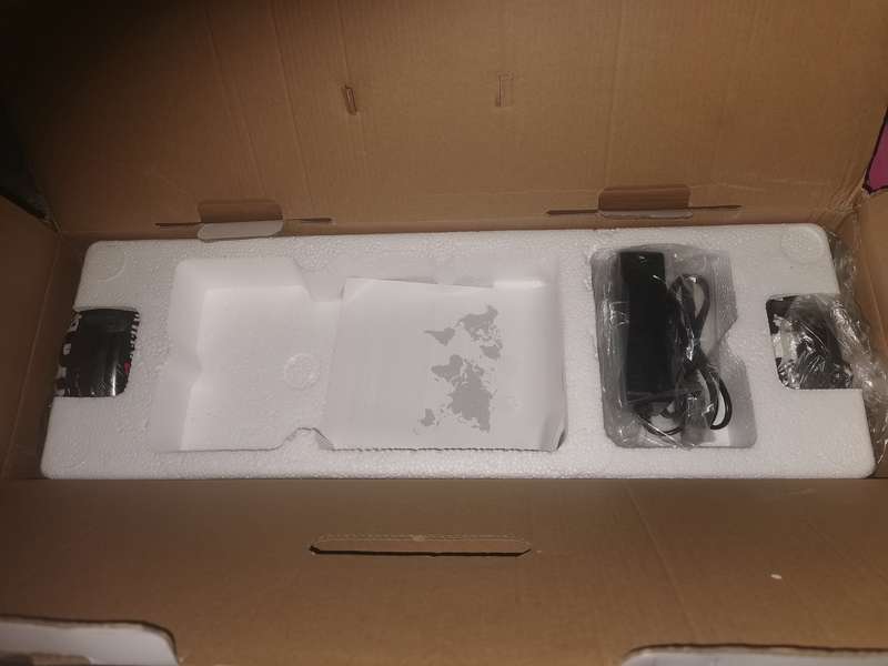 6'5 inch Hoverboard with build in Bluetooth speaker and led lights (black and white)
