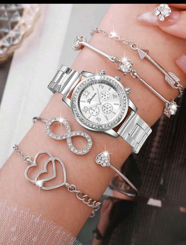 Wow amazing luxurious woman 5pcs Quartz Watch set