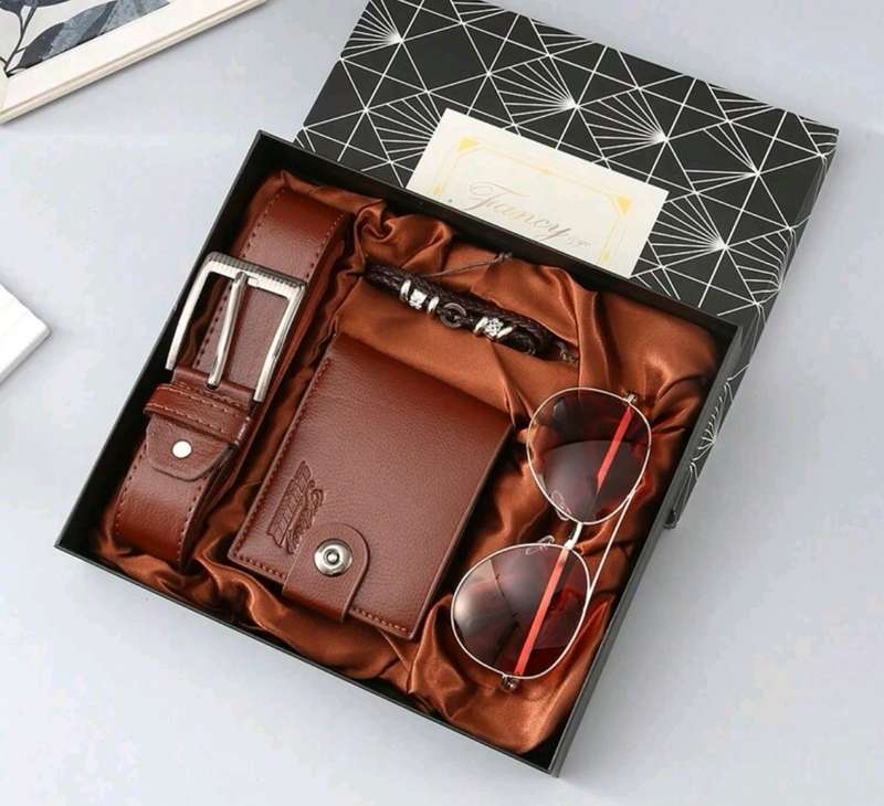 Wow amazing luxurious luxurious Men's leather belt gift set