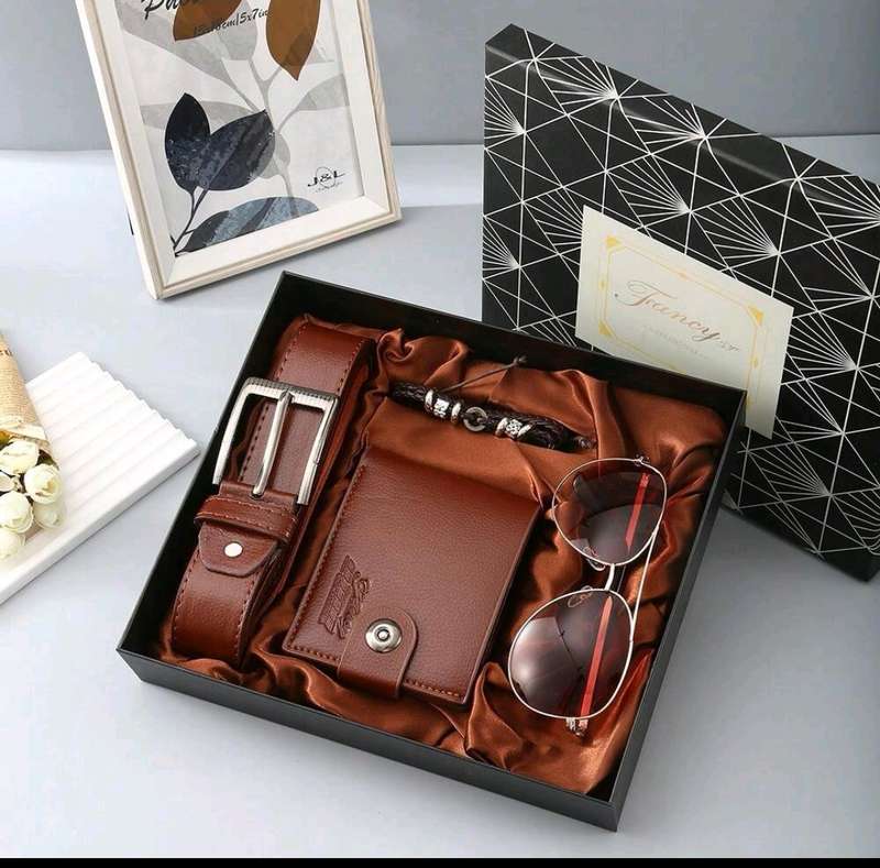 Wow amazing luxurious luxurious Men's leather belt gift set