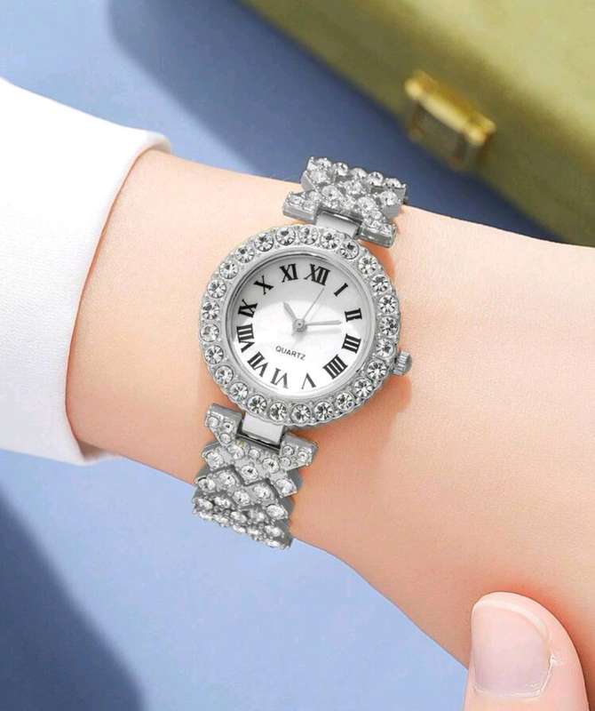 Wow amazing luxurious woman  6pcs Quartz Watch set