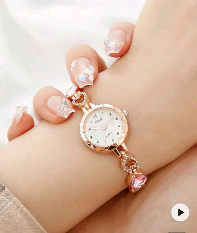 Wow amazing luxurious woman 5pcs Quartz Watch qaurts and watch set
