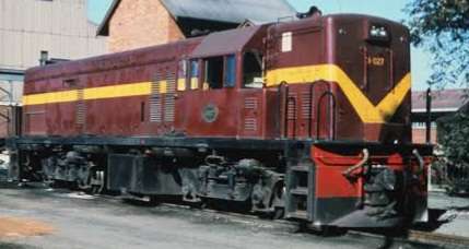 SAR Class 31-000 Diesel Locomotive #31-018 body mounted on HO Scale Walthers chassis