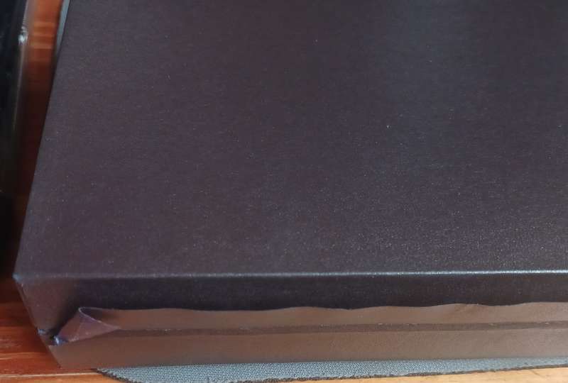NELSON MANDELA : COMMEMORATIVE R5 COIN SET ( CERT NO 3443) in brown SAM box