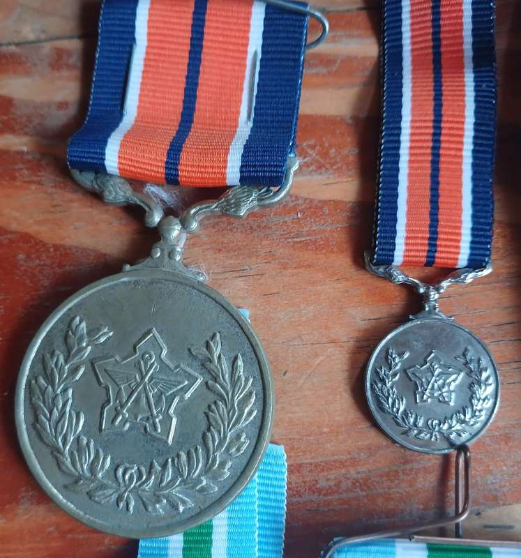 Set of SANDF Medals for KPL Lem Bergsma: 3 x sets of full and miniature medals and others