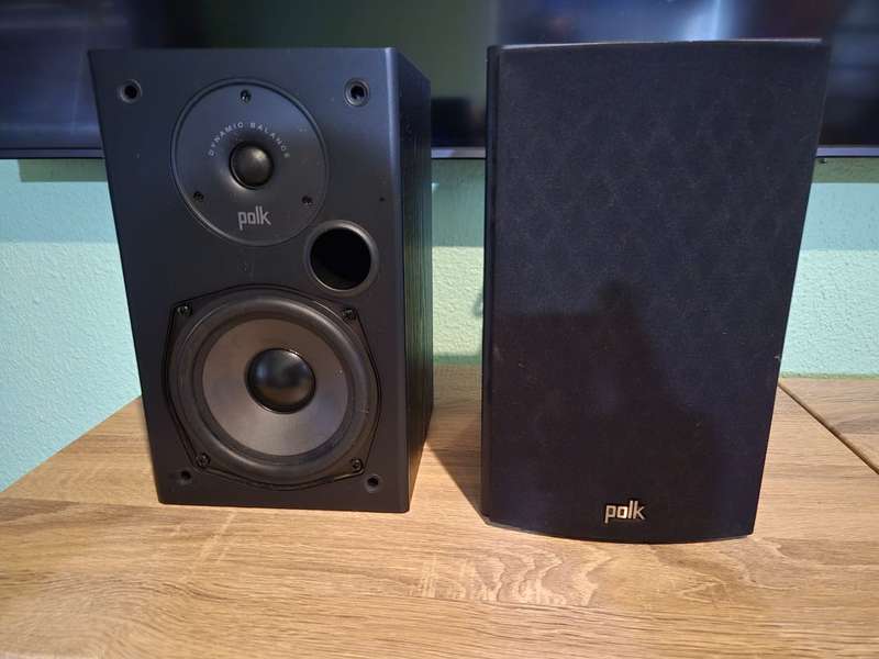 Polk T15 Bookshelf Speakers
