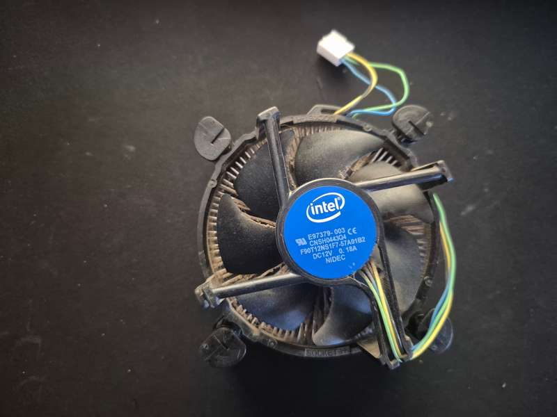 Core I5 7500t, Corsair 16GB RAM + extras