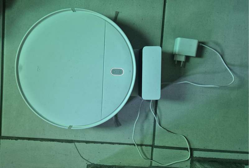 Xiaomi Mi Robot Vacuum-Mop Essential