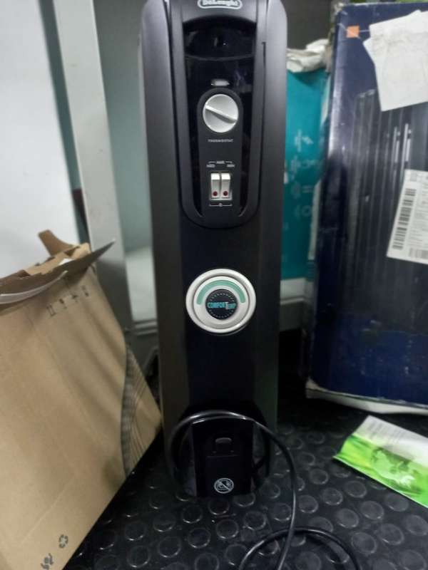 USED DELONGHI 7 FIN OIL HEATER BLACK