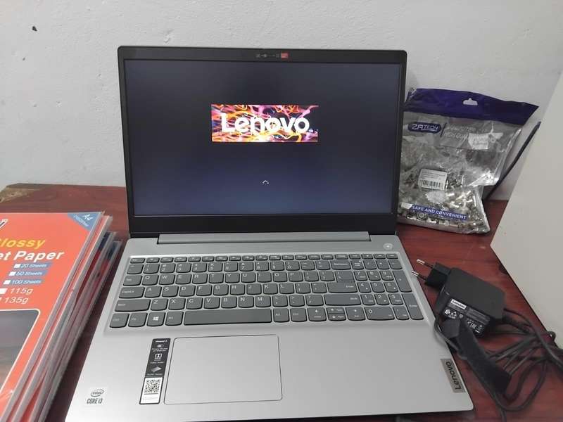 USED LENOVO Laptop I3-10110U-4Gb-1Tb-W10H